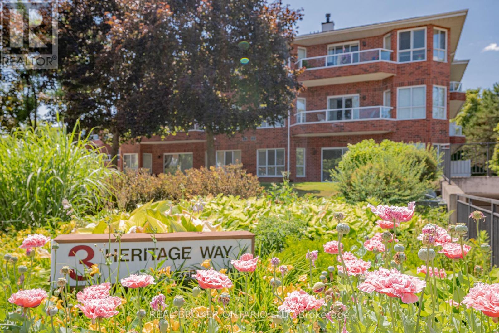 202 - 3 Heritage Way, Kawartha Lakes (Lindsay), Ontario  K9V 5Z1 - Photo 2 - X12276040