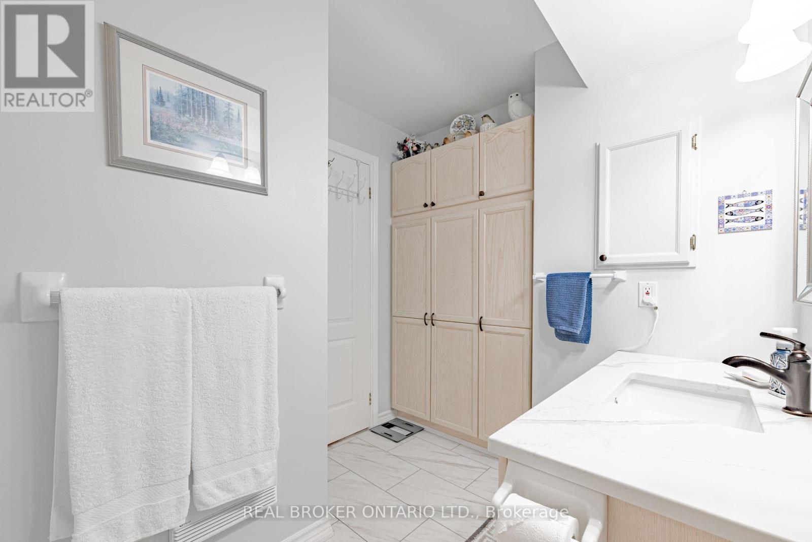 202 - 3 Heritage Way, Kawartha Lakes (Lindsay), Ontario  K9V 5Z1 - Photo 24 - X12276040
