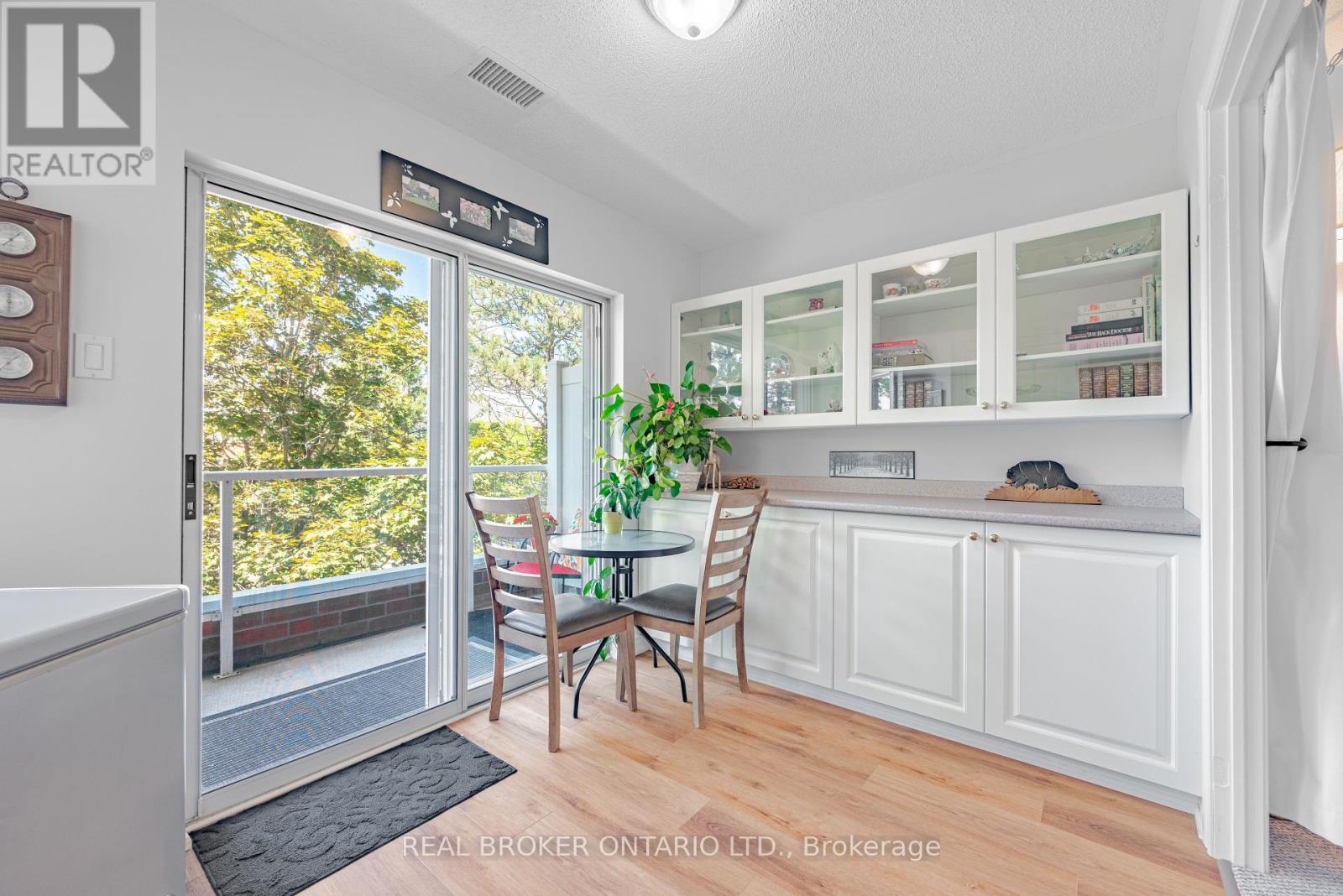 202 - 3 Heritage Way, Kawartha Lakes (Lindsay), Ontario  K9V 5Z1 - Photo 30 - X12276040