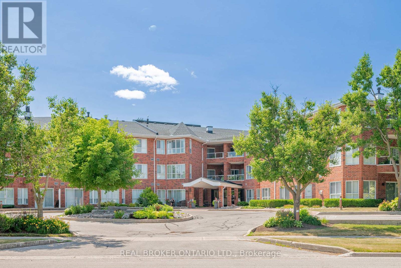 202 - 3 Heritage Way, Kawartha Lakes (Lindsay), Ontario  K9V 5Z1 - Photo 4 - X12276040