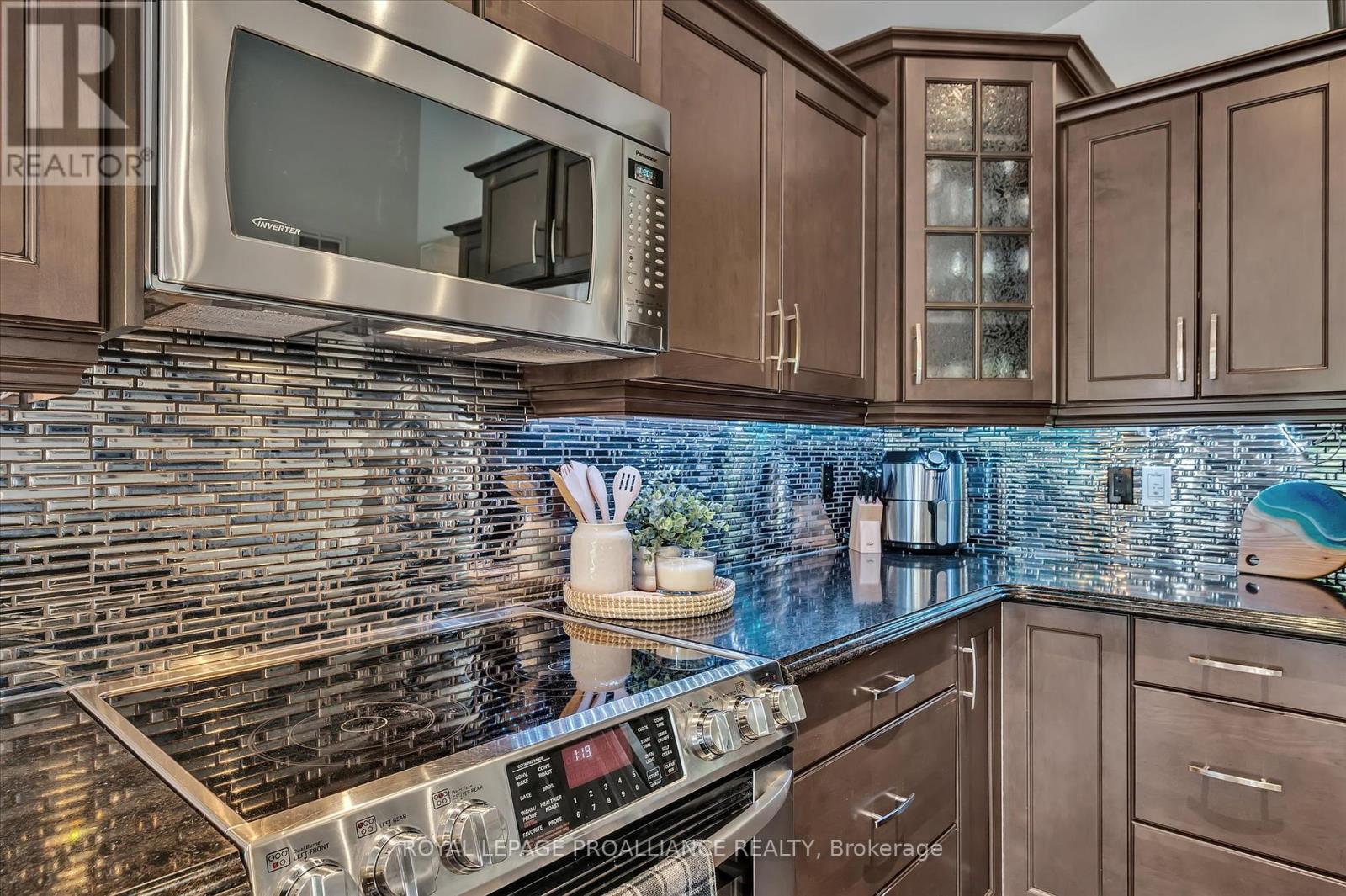 113 Chandler Crescent, Peterborough North (North), Ontario  K9J 0C3 - Photo 11 - X12276526