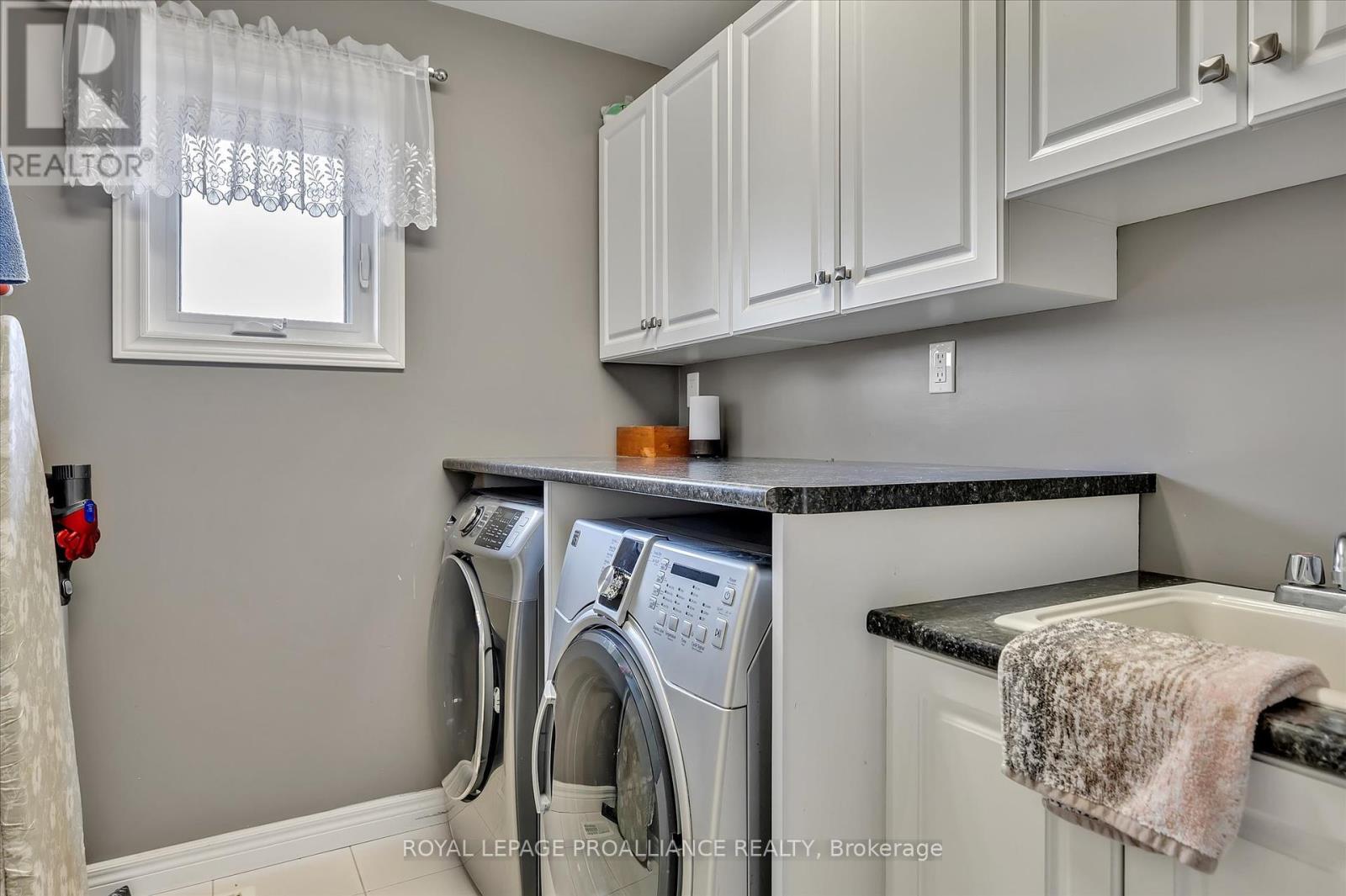 113 Chandler Crescent, Peterborough North (North), Ontario  K9J 0C3 - Photo 28 - X12276526