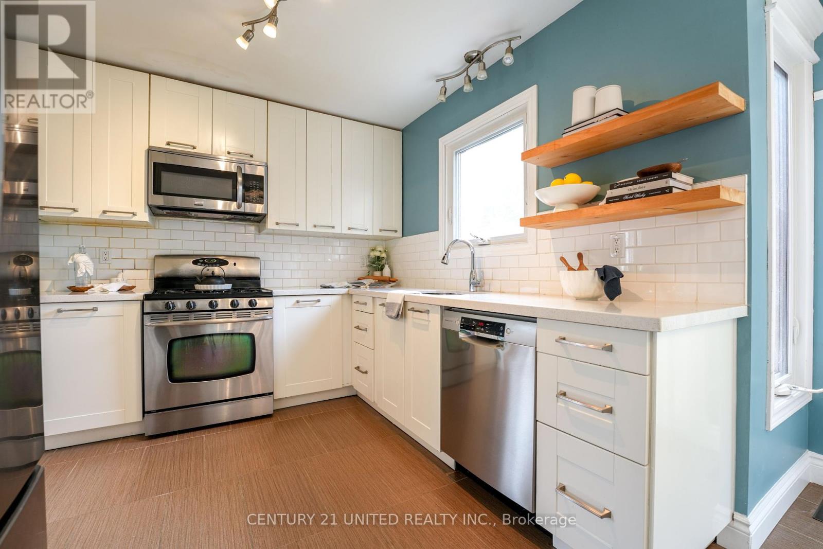 569 Westman Avenue, Peterborough West (South), Ontario  K9K 2H3 - Photo 6 - X12276541