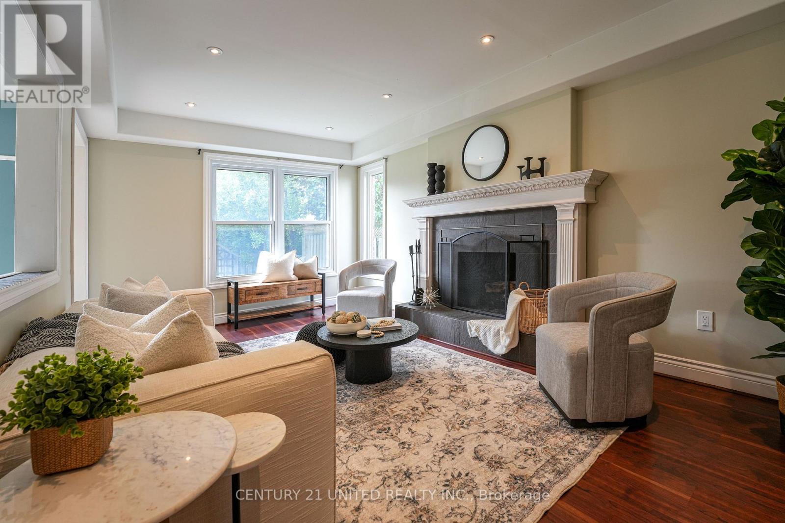569 Westman Avenue, Peterborough West (South), Ontario  K9K 2H3 - Photo 8 - X12276541