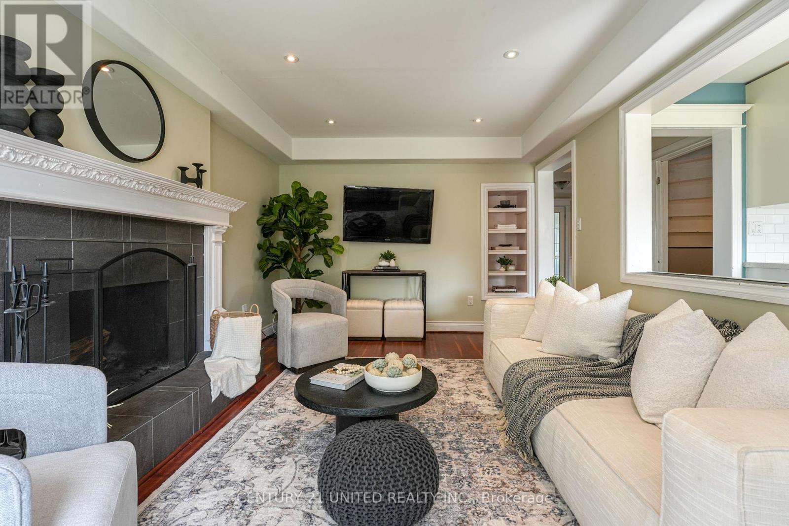 569 Westman Avenue, Peterborough West (South), Ontario  K9K 2H3 - Photo 9 - X12276541