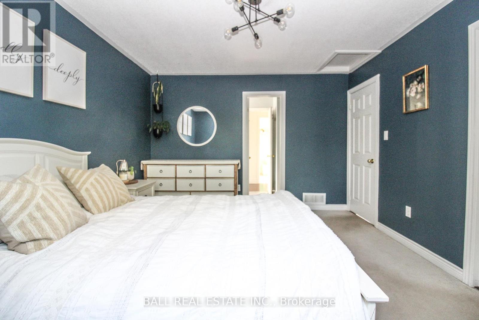 595 Westman Avenue, Peterborough West (South), Ontario  K9K 2H3 - Photo 19 - X12276566