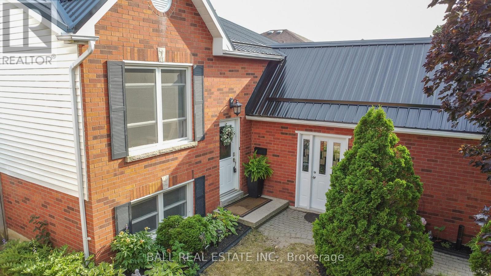 595 Westman Avenue, Peterborough West (South), Ontario  K9K 2H3 - Photo 4 - X12276566