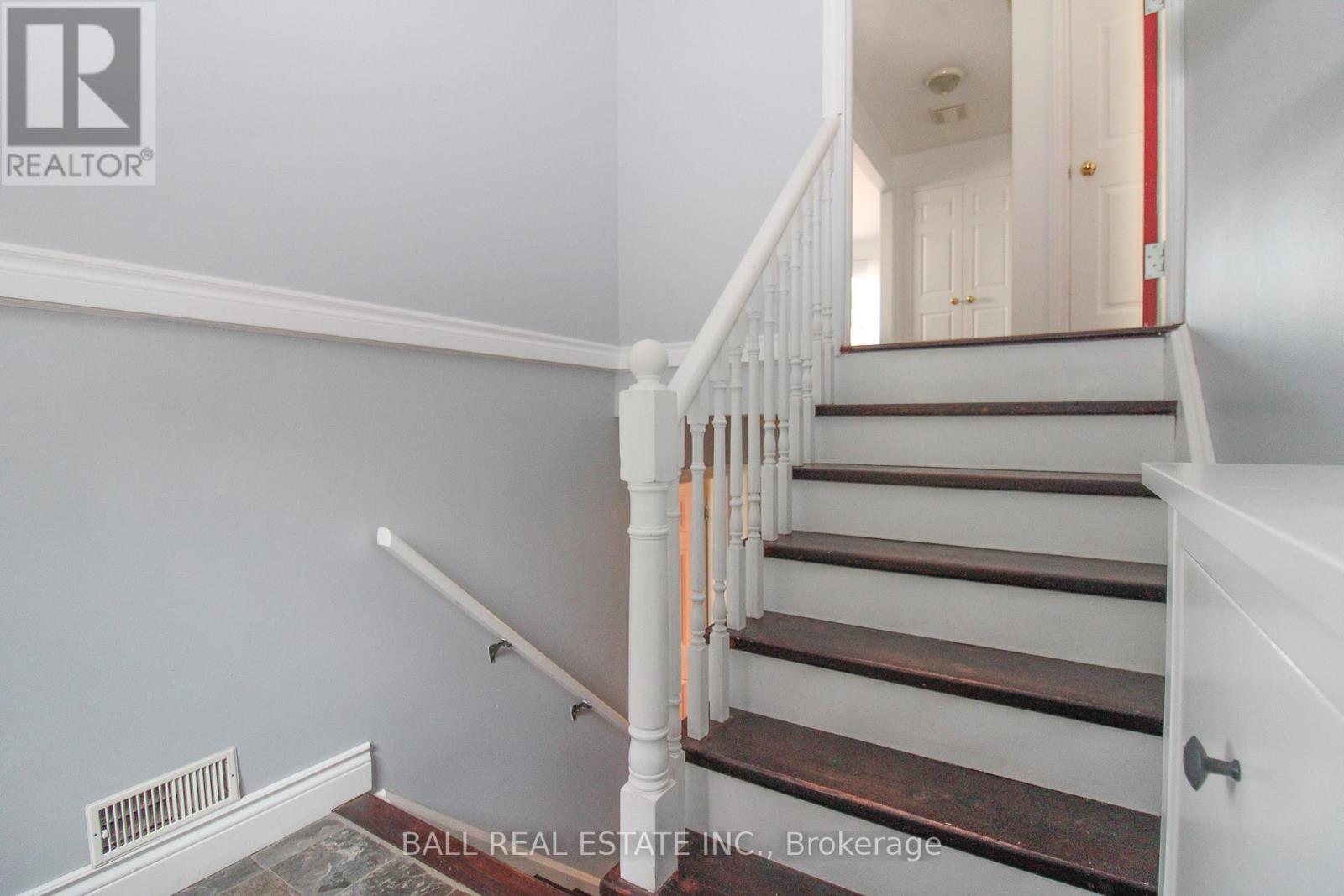 595 Westman Avenue, Peterborough West (South), Ontario  K9K 2H3 - Photo 5 - X12276566