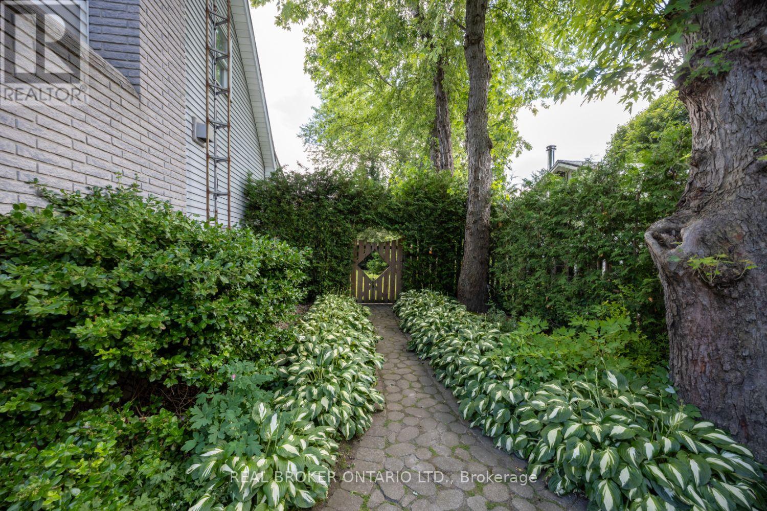 10 Brownsville Court, Clarington, Ontario  L1B 0L6 - Photo 44 - E12276634