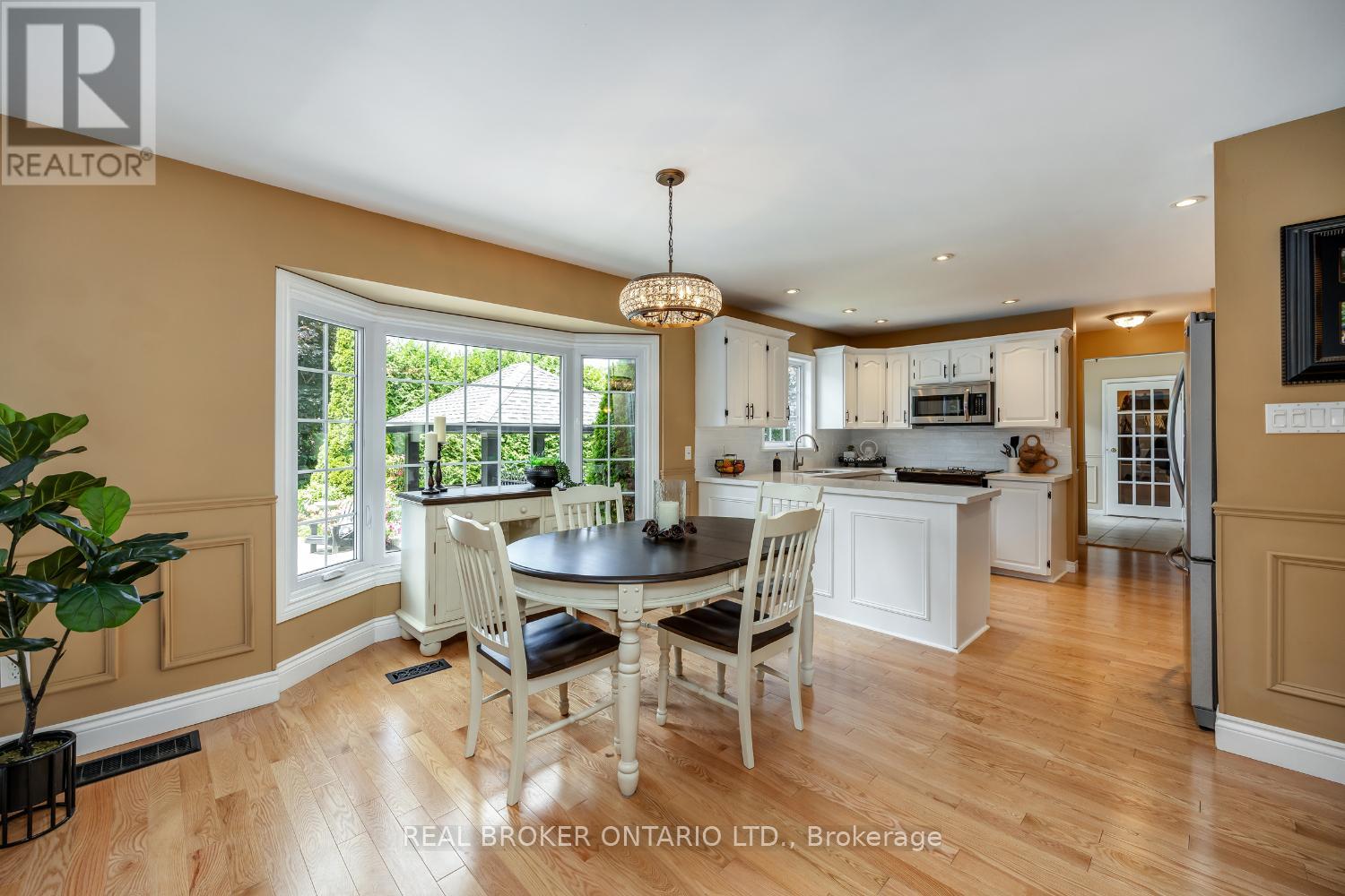 10 Brownsville Court, Clarington, Ontario  L1B 0L6 - Photo 6 - E12276634