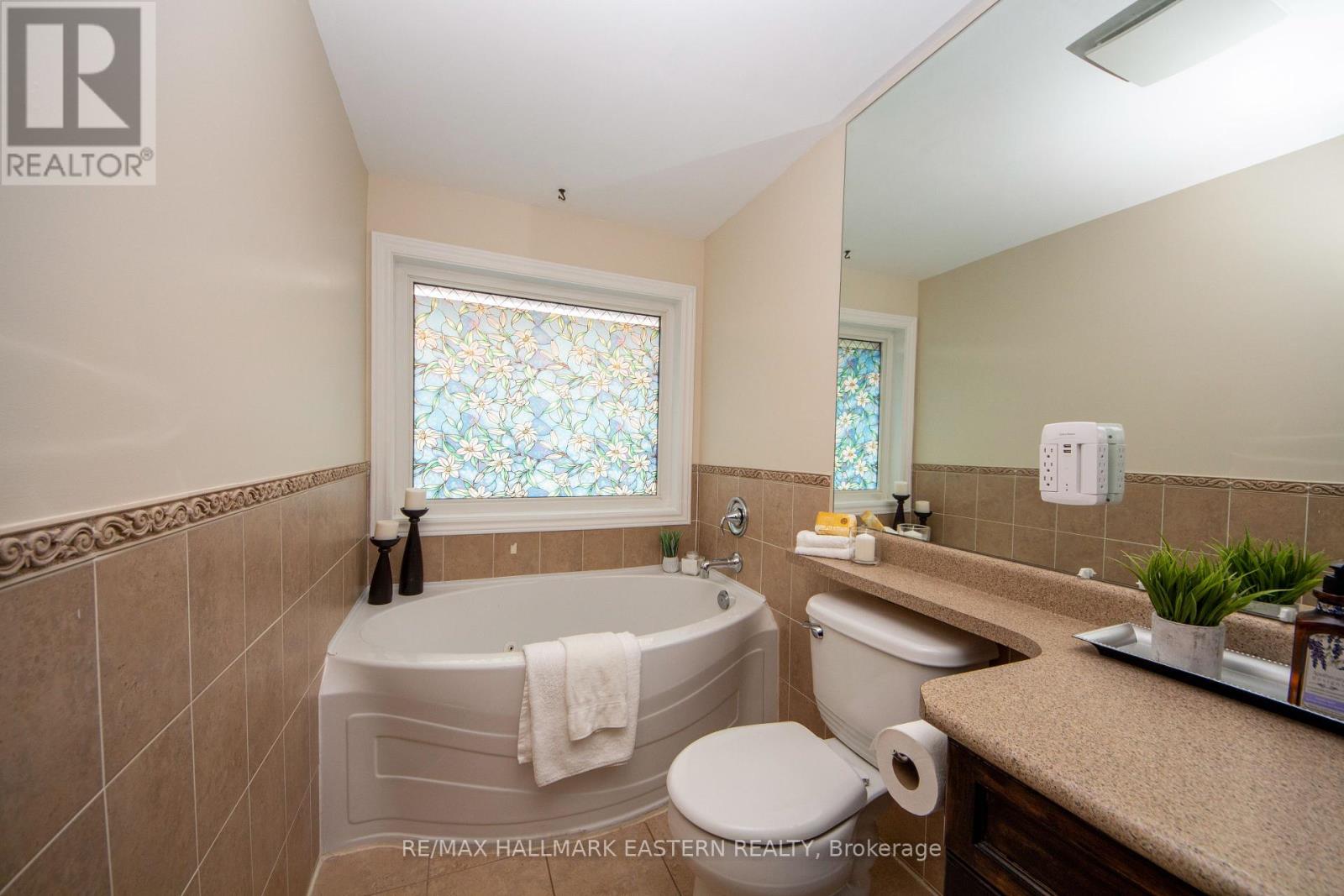 1568 Ireland Drive, Peterborough West (North), Ontario  K9K 2T2 - Photo 21 - X12276669