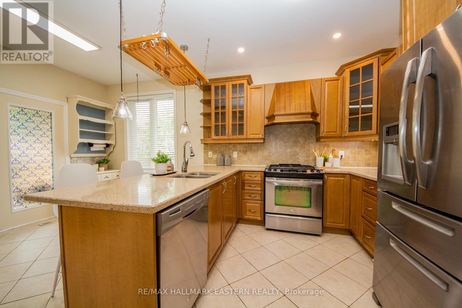 1568 Ireland Drive, Peterborough West (North), Ontario  K9K 2T2 - Photo 6 - X12276669