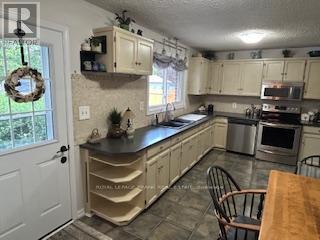654 Mystic Crescent, Selwyn, Ontario  K0L 1T0 - Photo 3 - X12276809