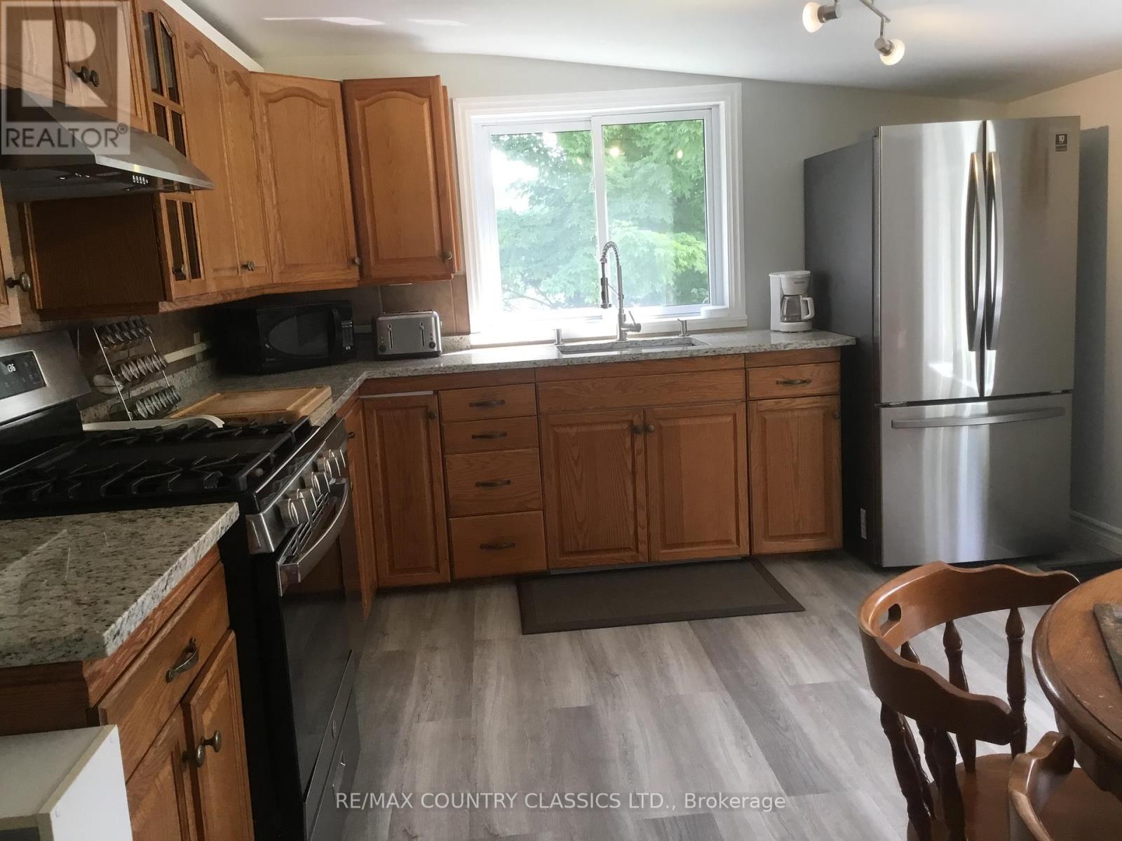 12 Hastings Street S, Bancroft (Bancroft Ward), Ontario  K0L 1C0 - Photo 11 - X12276910