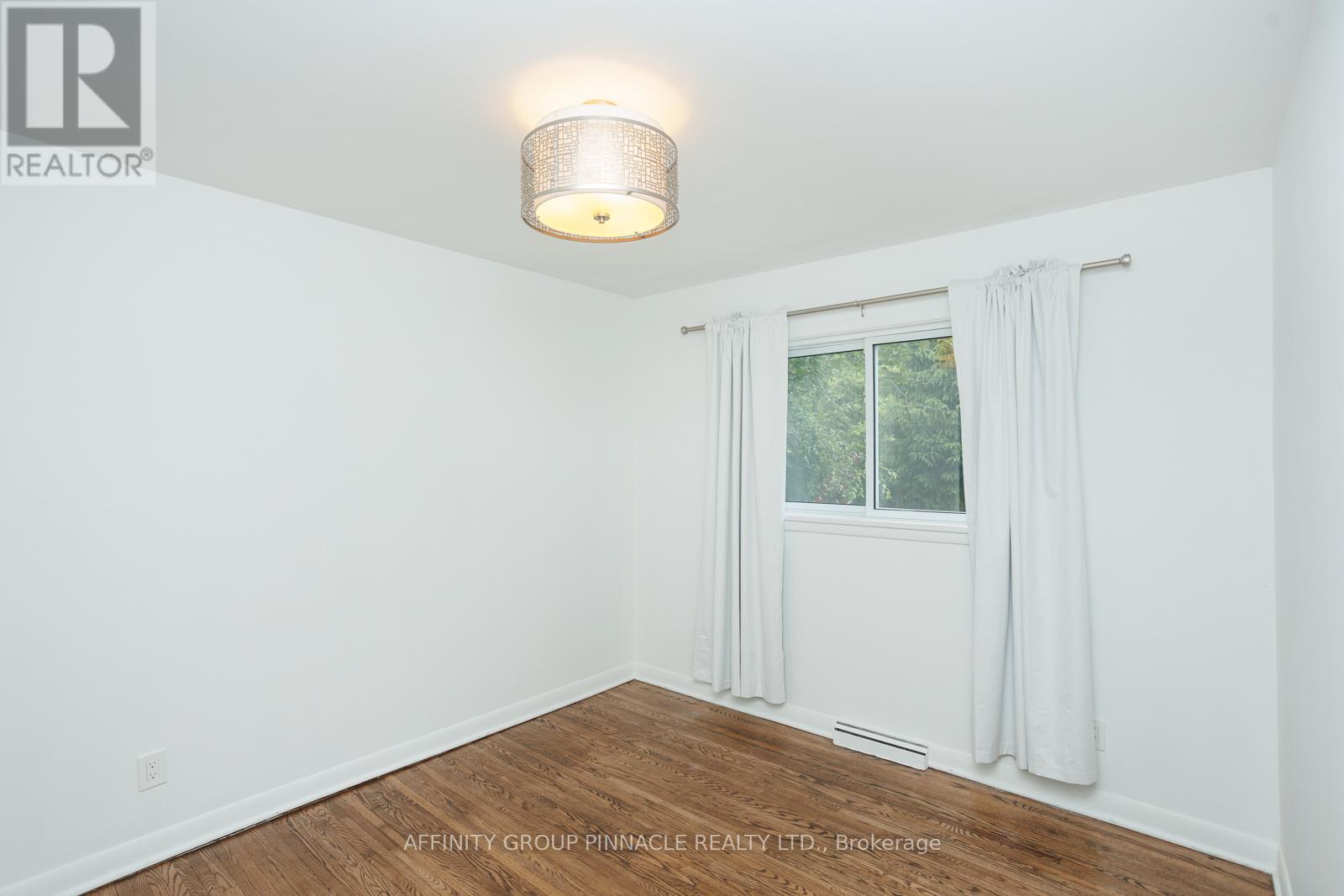 22 Sunset Court, Kawartha Lakes (Lindsay), Ontario  K9V 2S1 - Photo 14 - X12276934