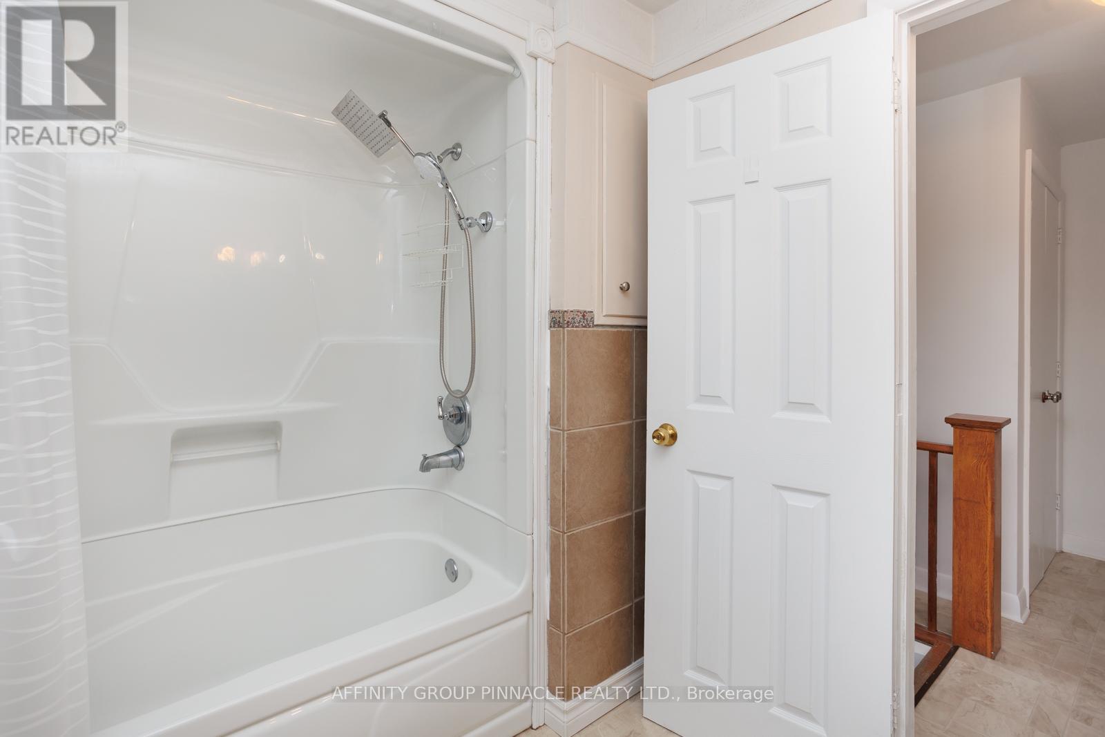 22 Sunset Court, Kawartha Lakes (Lindsay), Ontario  K9V 2S1 - Photo 23 - X12276934