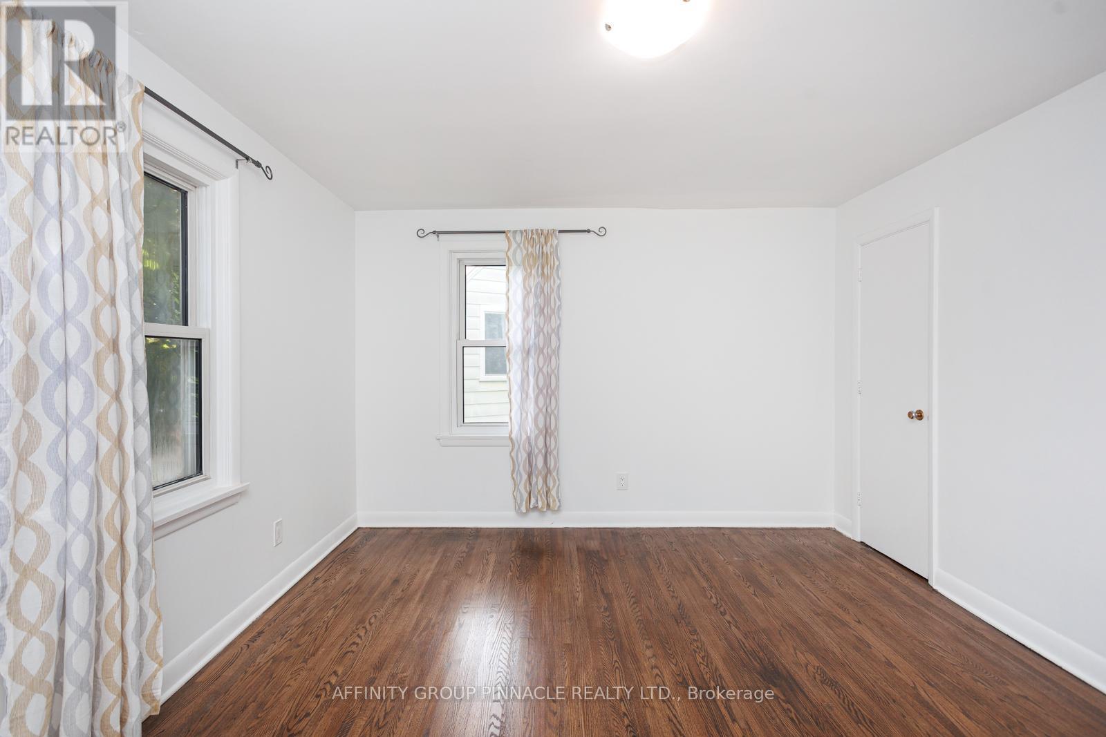 22 Sunset Court, Kawartha Lakes (Lindsay), Ontario  K9V 2S1 - Photo 30 - X12276934