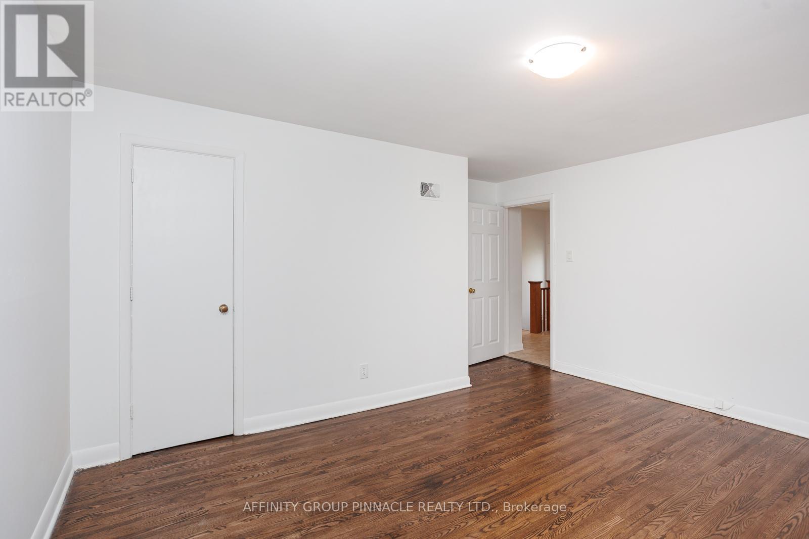 22 Sunset Court, Kawartha Lakes (Lindsay), Ontario  K9V 2S1 - Photo 31 - X12276934