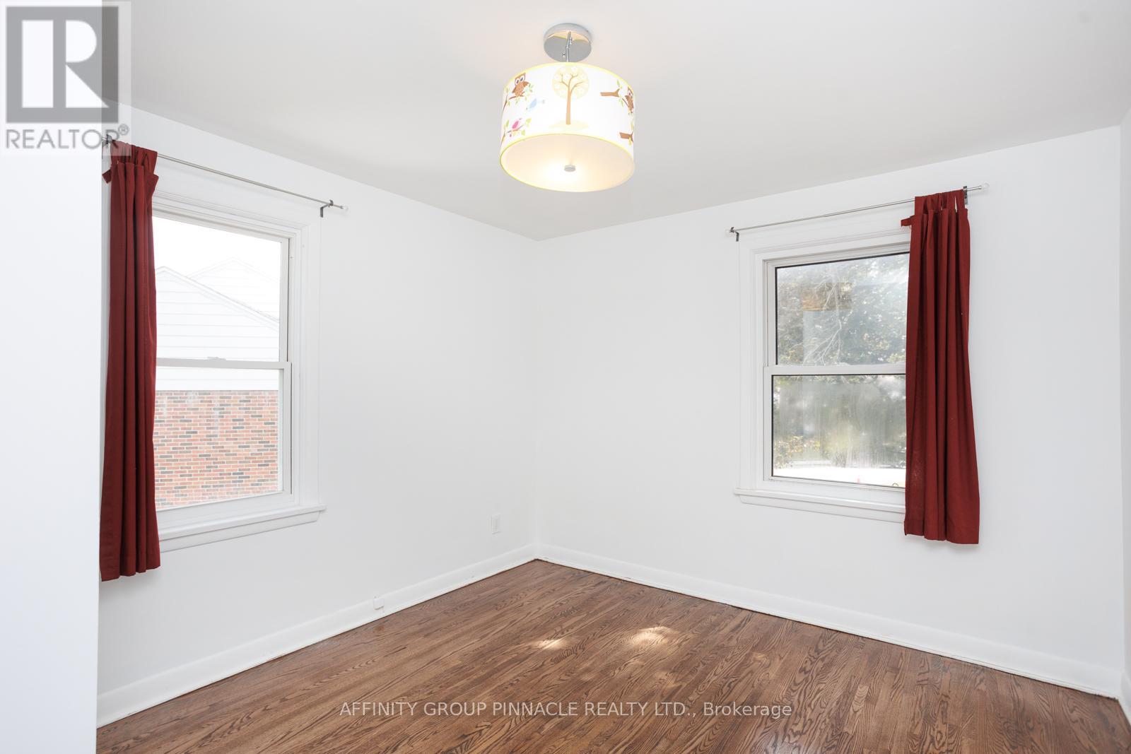 22 Sunset Court, Kawartha Lakes (Lindsay), Ontario  K9V 2S1 - Photo 32 - X12276934
