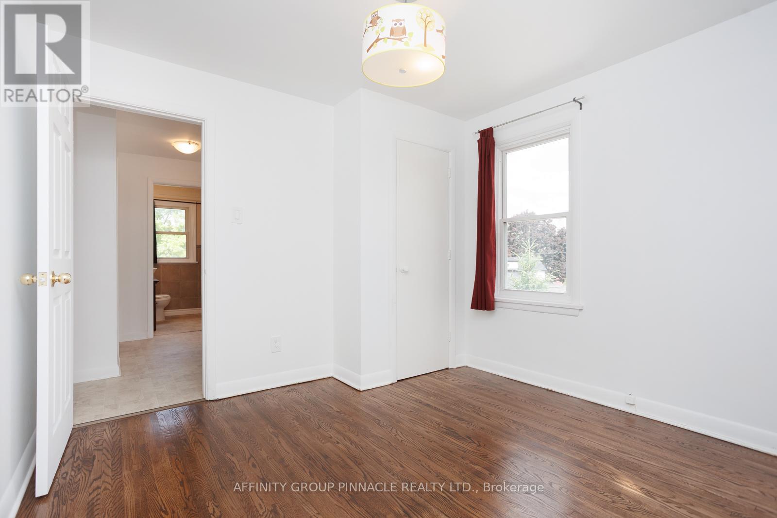 22 Sunset Court, Kawartha Lakes (Lindsay), Ontario  K9V 2S1 - Photo 34 - X12276934