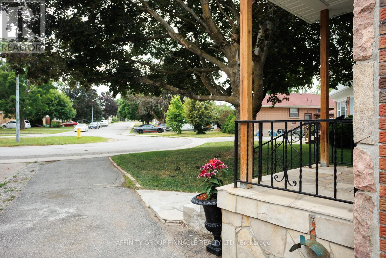 22 Sunset Court, Kawartha Lakes (Lindsay), Ontario  K9V 2S1 - Photo 39 - X12276934