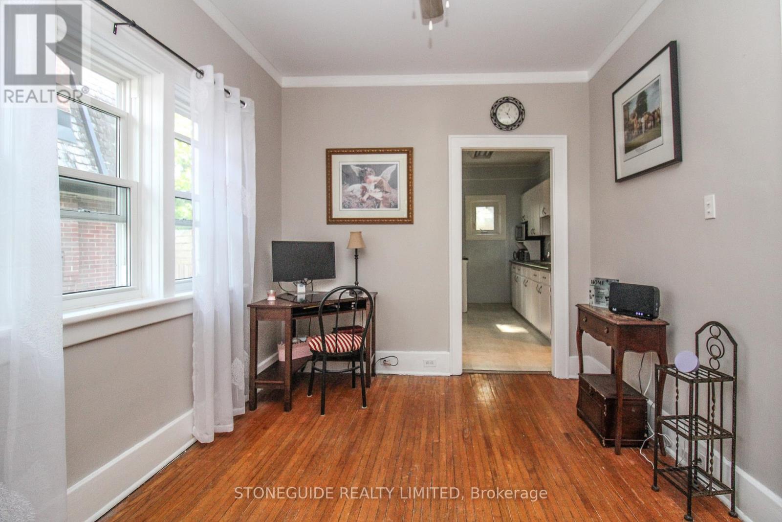 651 Aylmer Street, Peterborough Central (North), Ontario  K9H 3X3 - Photo 7 - X12277022