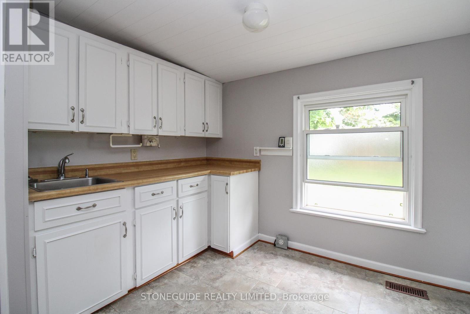 75 Fraser Street, Selwyn, Ontario  K9J 0C5 - Photo 9 - X12277078