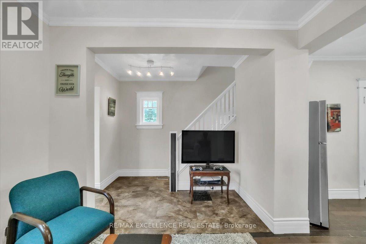 626 Downie Street, Peterborough Central (North), Ontario  K9H 4K3 - Photo 12 - X12277352