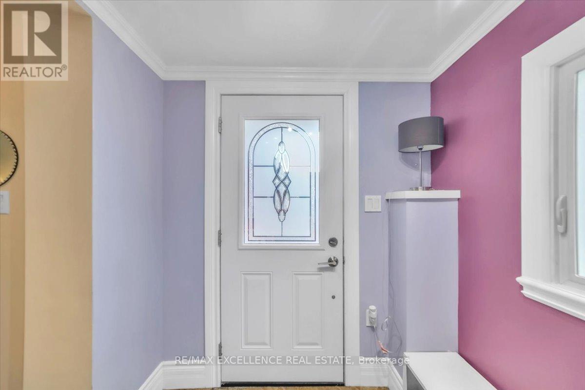 626 Downie Street, Peterborough Central (North), Ontario  K9H 4K3 - Photo 4 - X12277352
