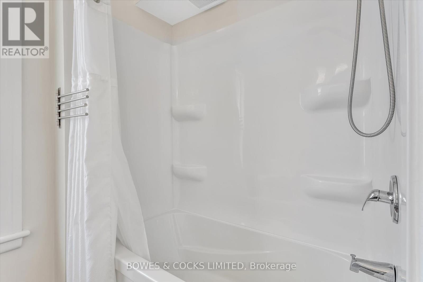 121 Durham Street W, Kawartha Lakes (Lindsay), Ontario  K9V 2R3 - Photo 16 - X12277530