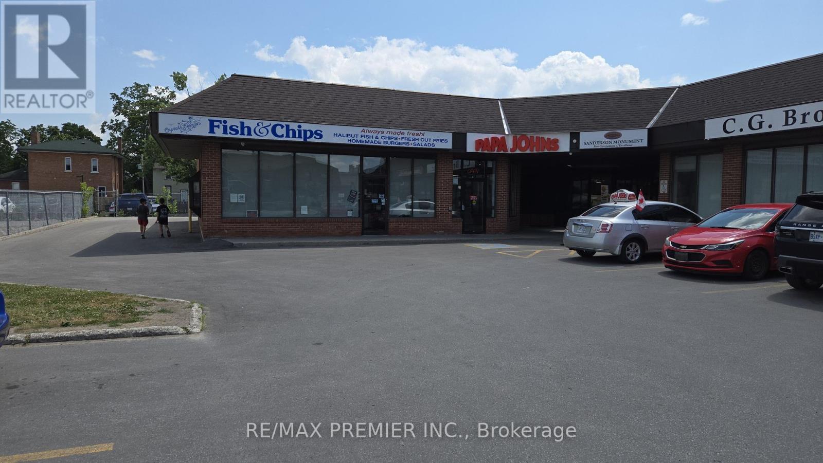 1 - 17 Russell Street W, Kawartha Lakes (Lindsay), Ontario  K9V 2W5 - Photo 2 - X12277400