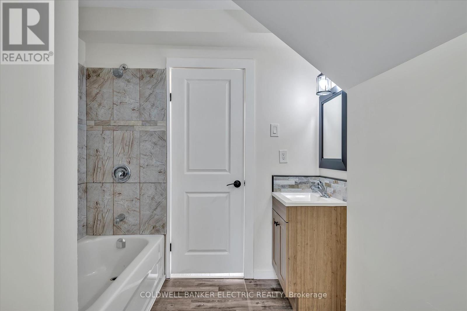 65 Queen Street, Asphodel-Norwood (Norwood), Ontario  K0L 2V0 - Photo 14 - X12277791