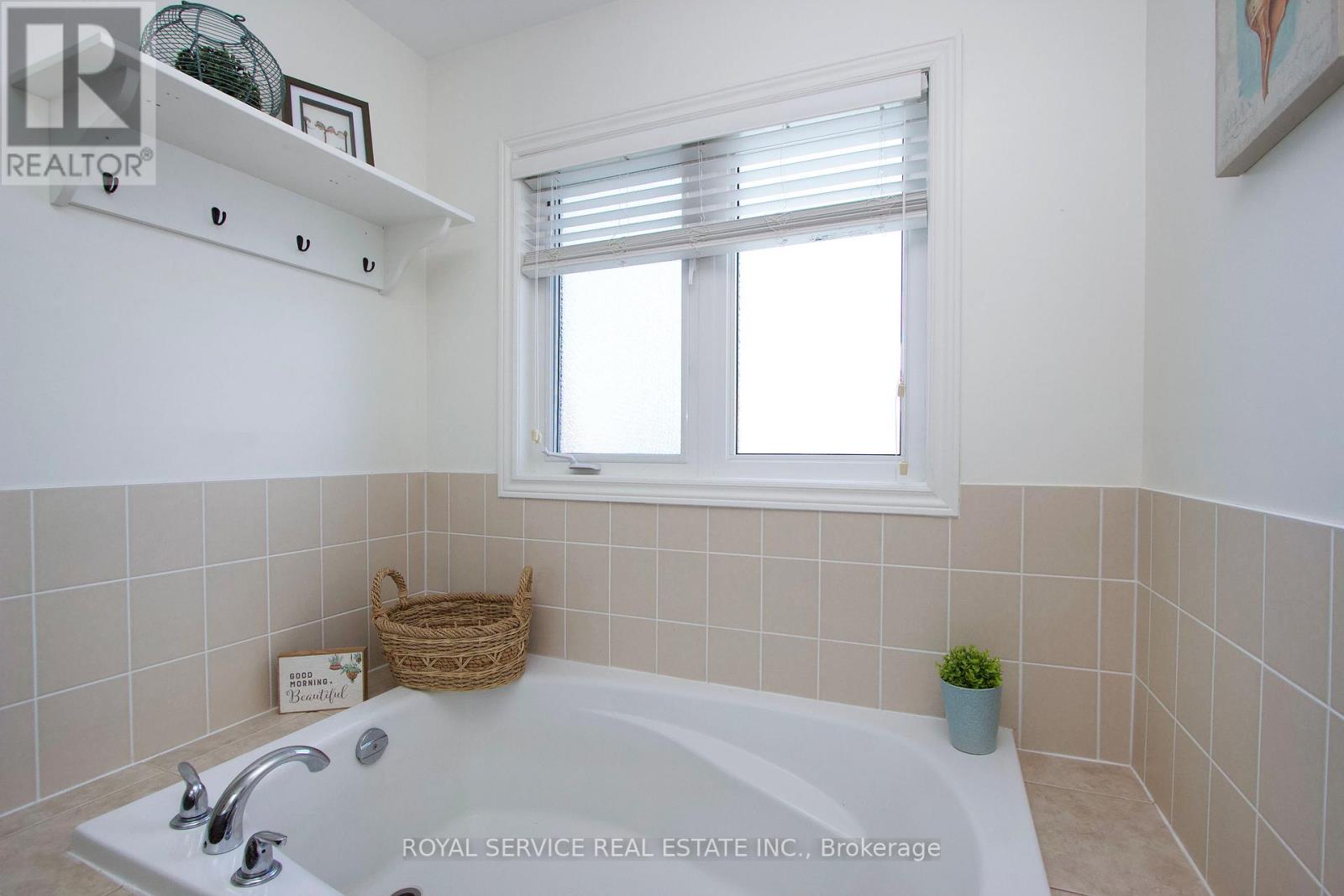 15 Thomas Woodlock Street, Clarington (Newcastle), Ontario  L1B 0C7 - Photo 22 - E12278334