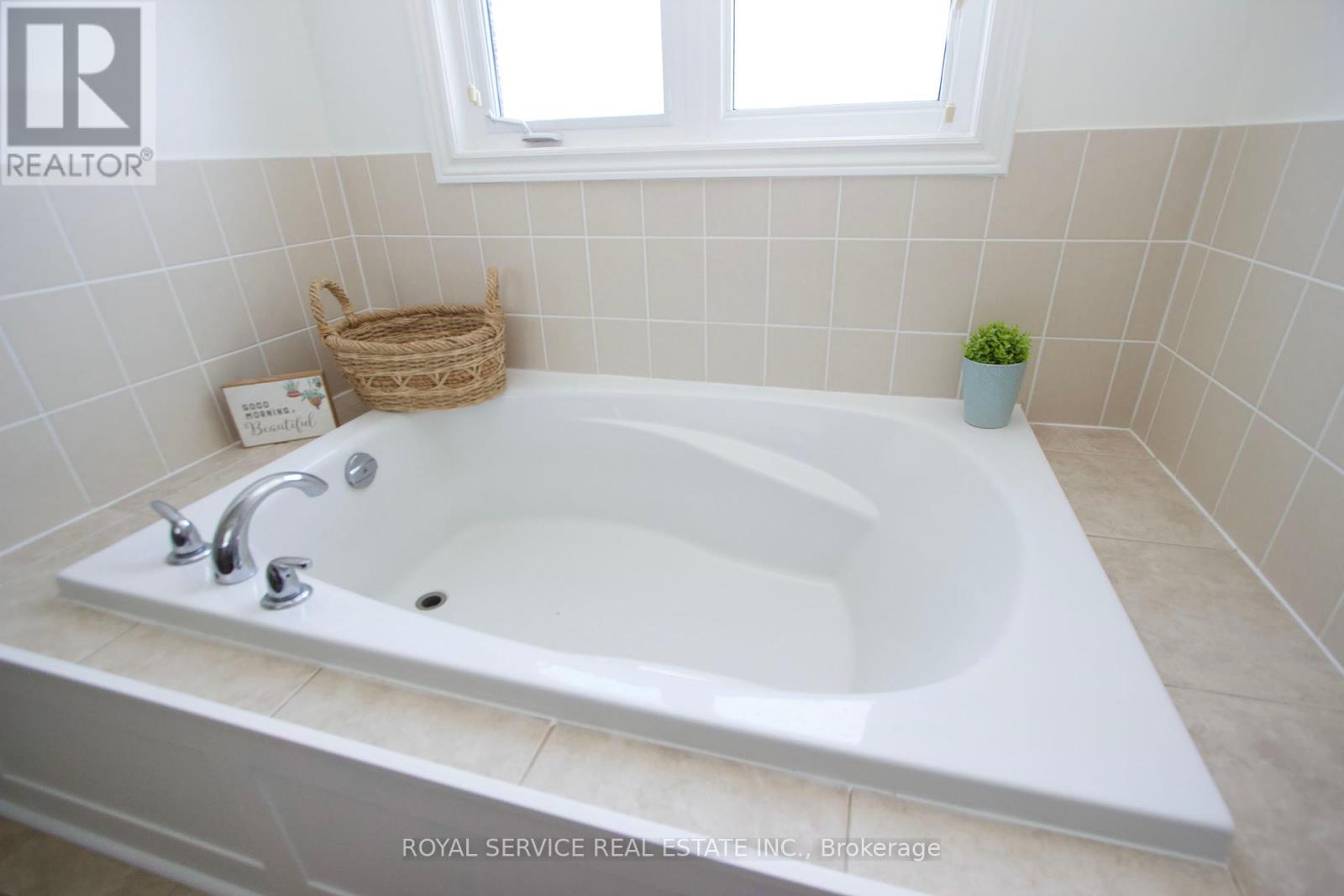 15 Thomas Woodlock Street, Clarington (Newcastle), Ontario  L1B 0C7 - Photo 23 - E12278334