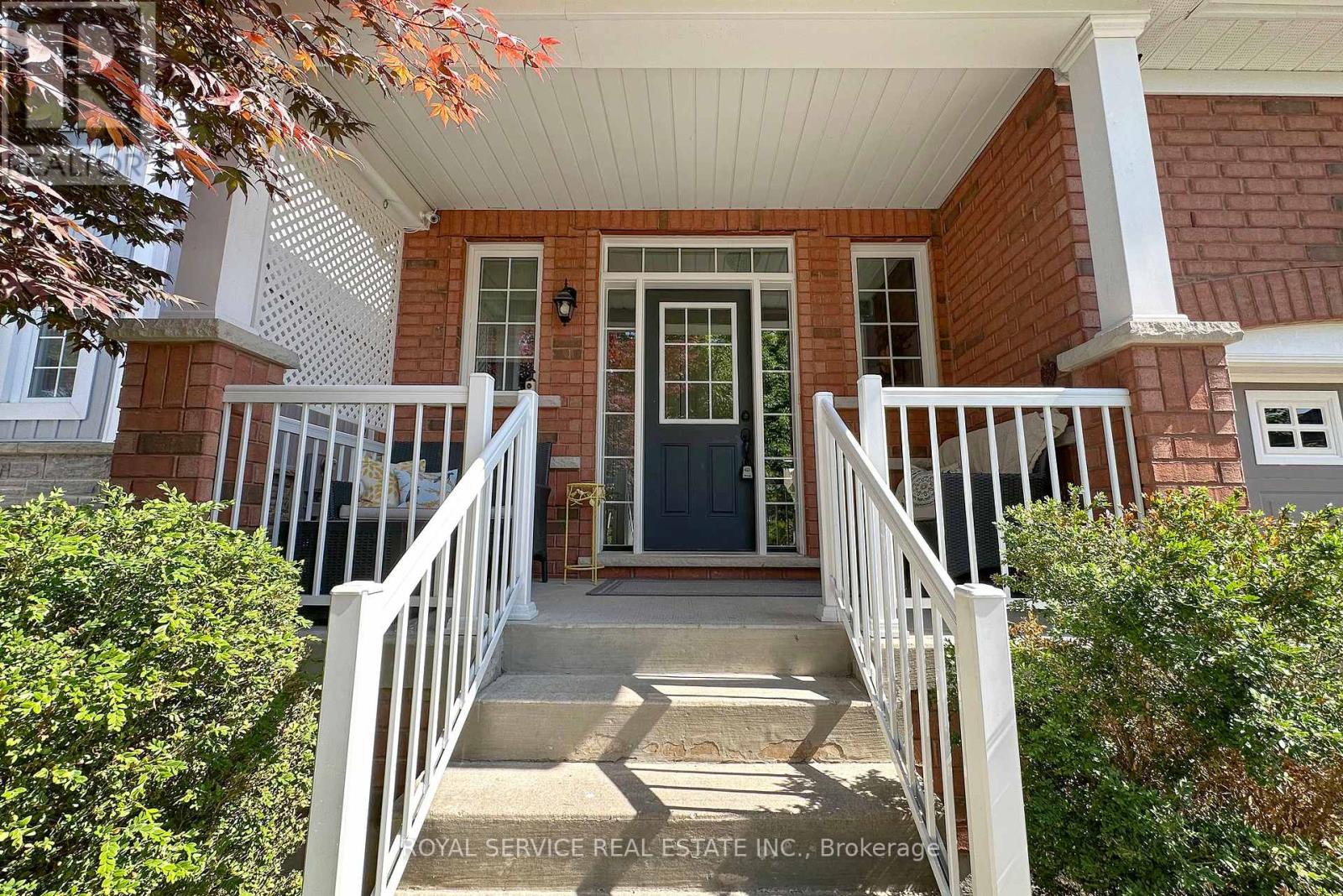 15 Thomas Woodlock Street, Clarington (Newcastle), Ontario  L1B 0C7 - Photo 3 - E12278334