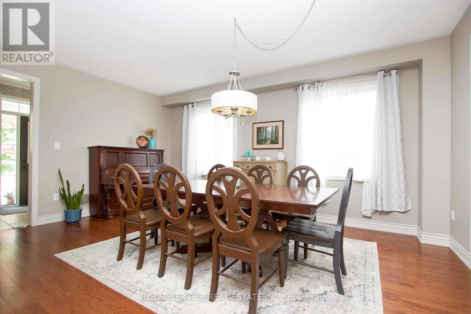 15 Thomas Woodlock Street, Clarington (Newcastle), Ontario  L1B 0C7 - Photo 8 - E12278334