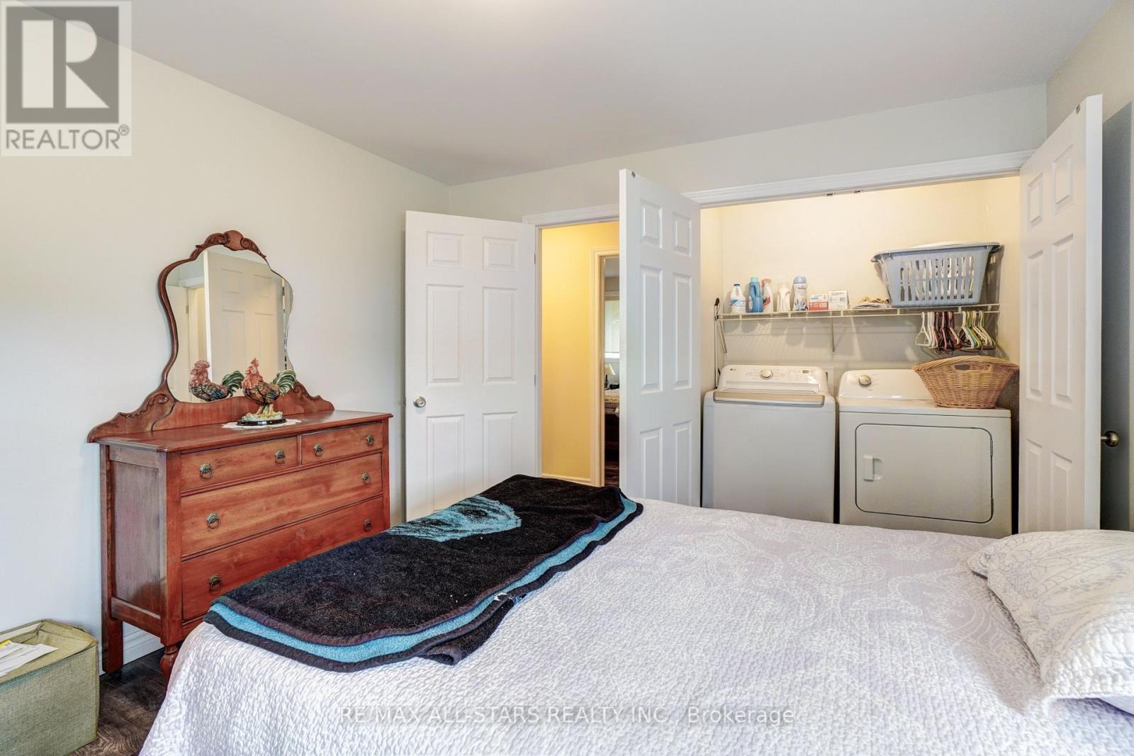 58 Ridgewood Road, Kawartha Lakes (Lindsay), Ontario  K9V 4R2 - Photo 16 - X12278387