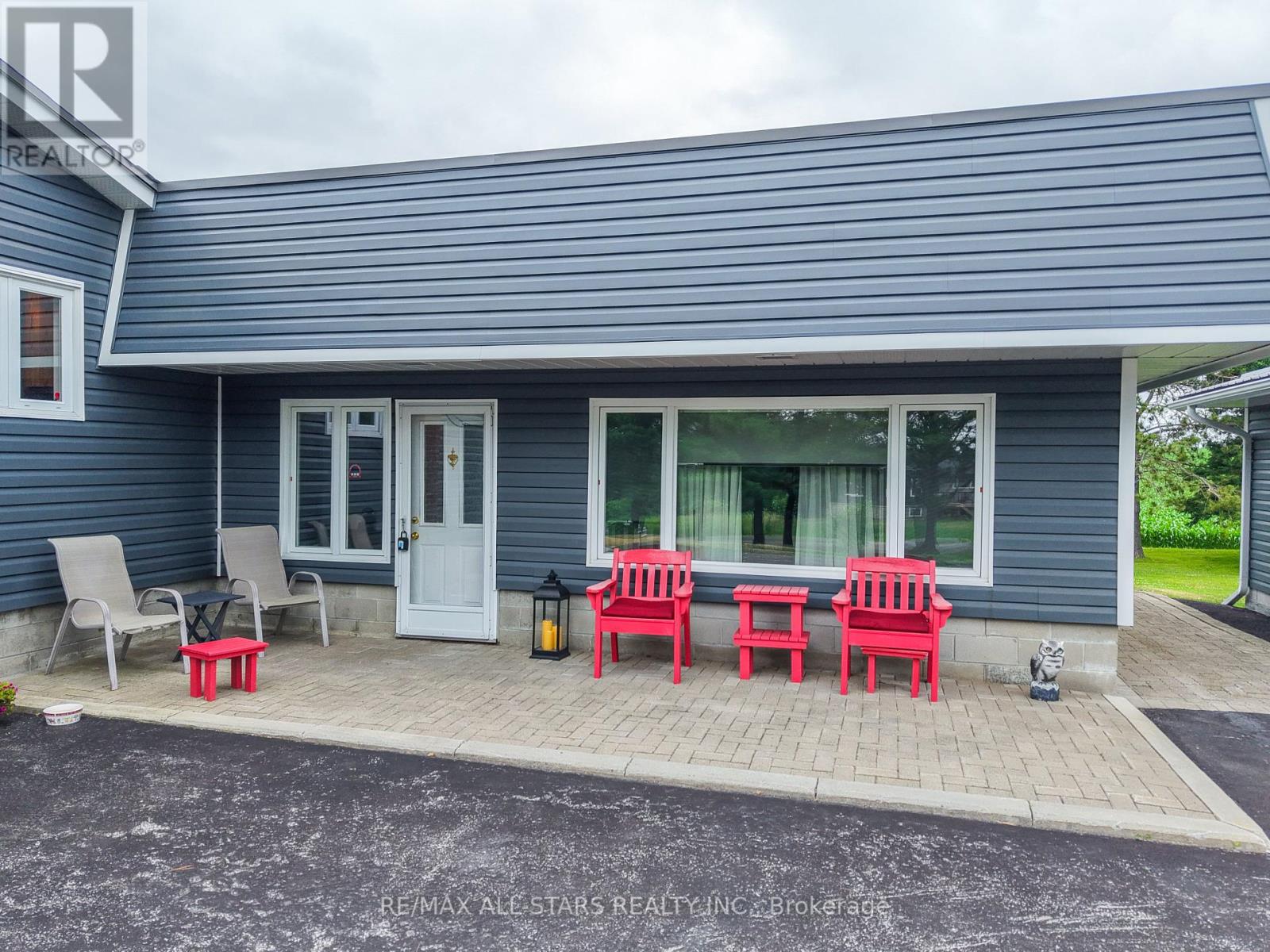 58 Ridgewood Road, Kawartha Lakes (Lindsay), Ontario  K9V 4R2 - Photo 3 - X12278387