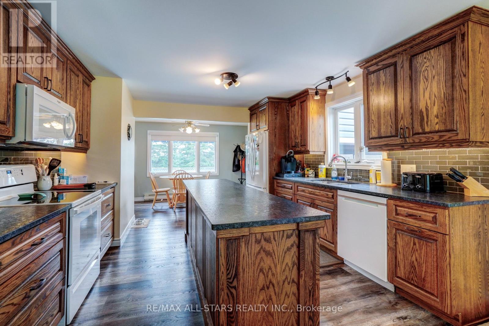 58 Ridgewood Road, Kawartha Lakes (Lindsay), Ontario  K9V 4R2 - Photo 6 - X12278387