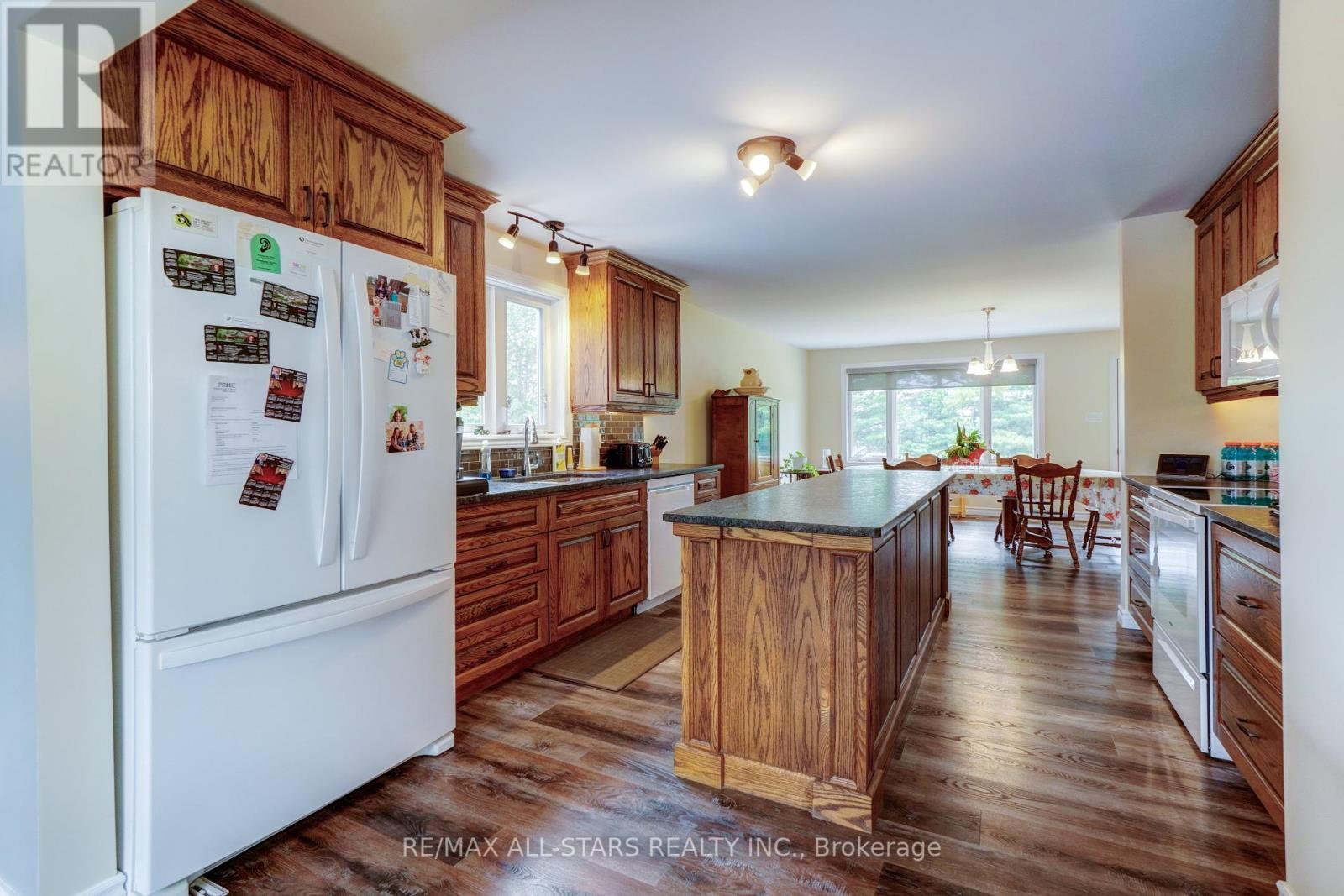 58 Ridgewood Road, Kawartha Lakes (Lindsay), Ontario  K9V 4R2 - Photo 7 - X12278387