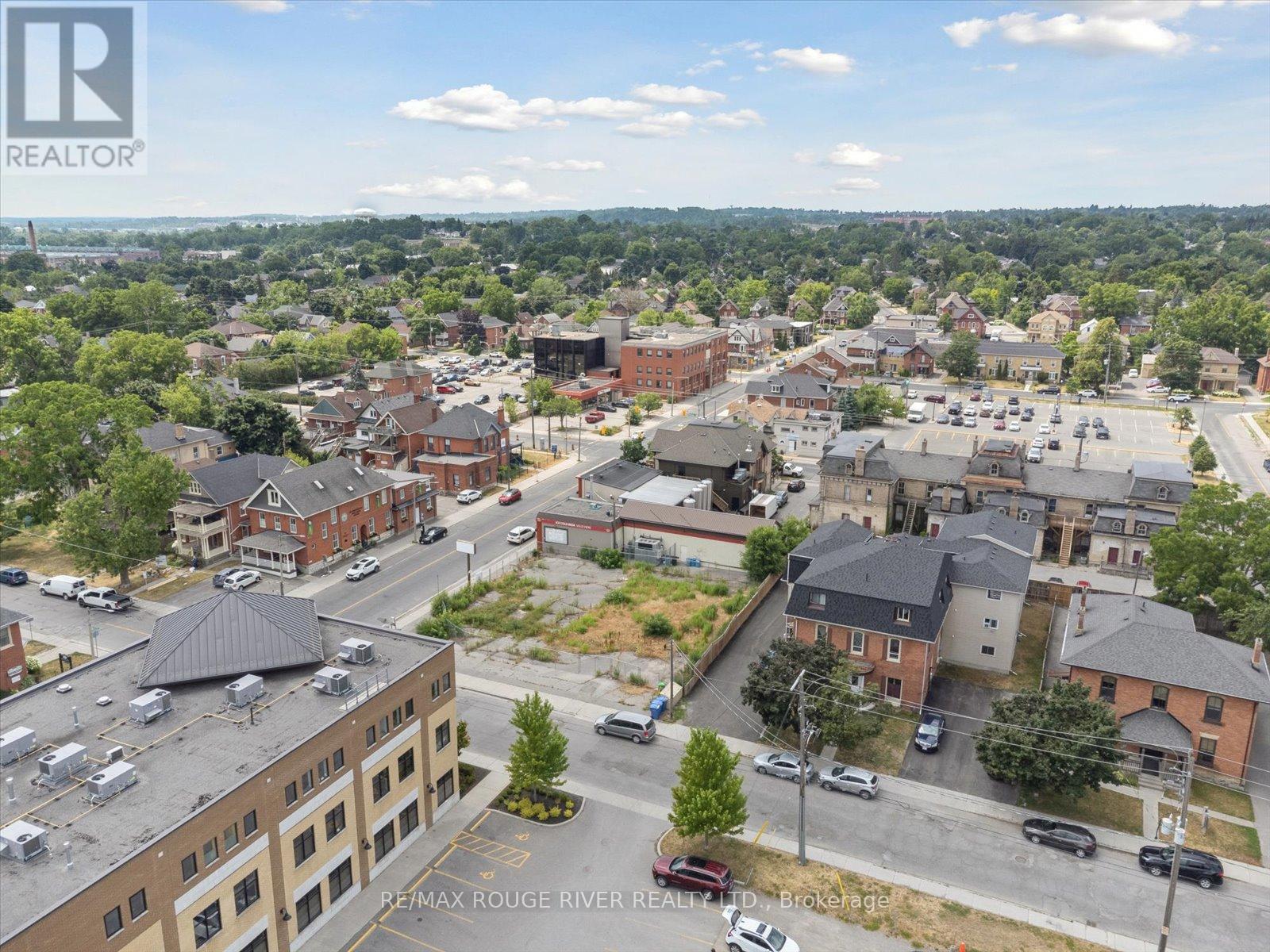 288 Charlotte Street, Peterborough Central (North), Ontario  K9J 2V5 - Photo 3 - X12278465