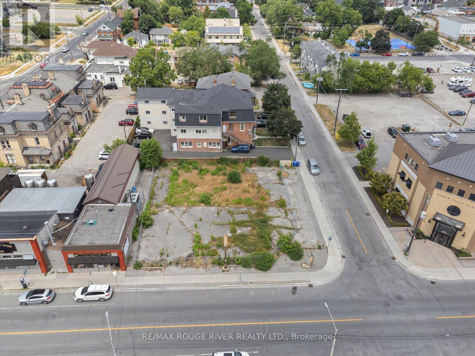 288 Charlotte Street, Peterborough Central (North), Ontario  K9J 2V5 - Photo 6 - X12278465