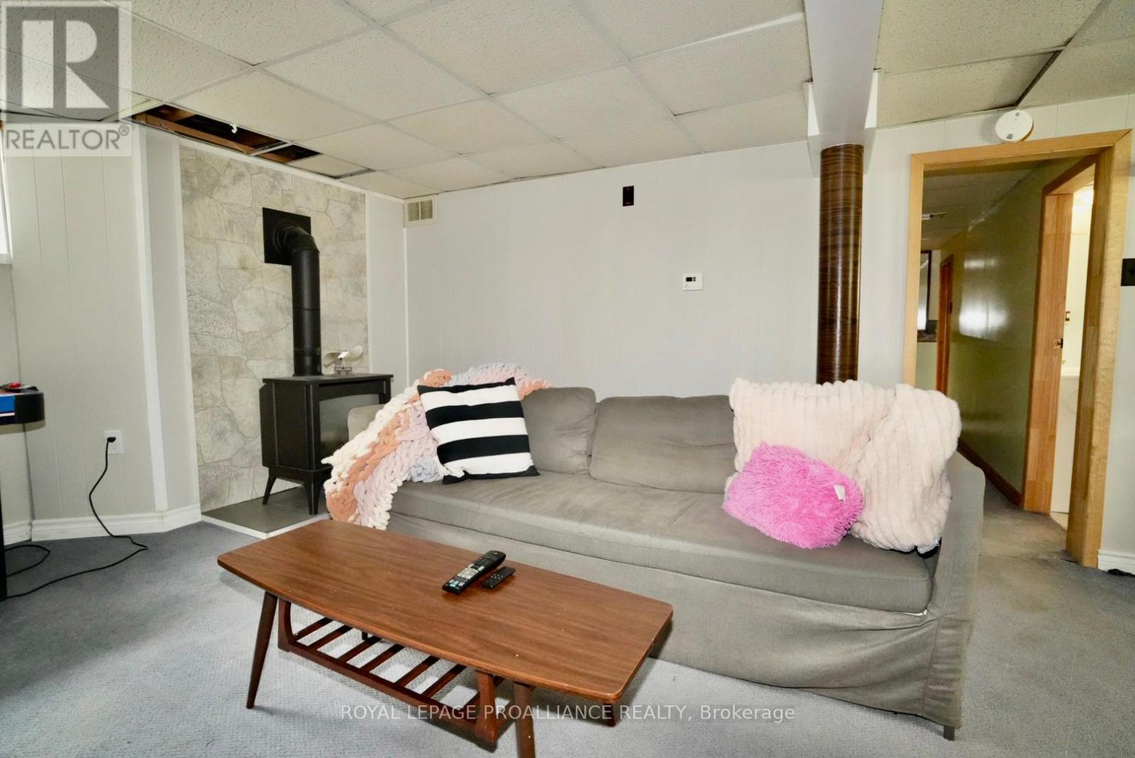 98 Ware Street, Peterborough Central (South), Ontario  K9J 2B7 - Photo 21 - X12278472