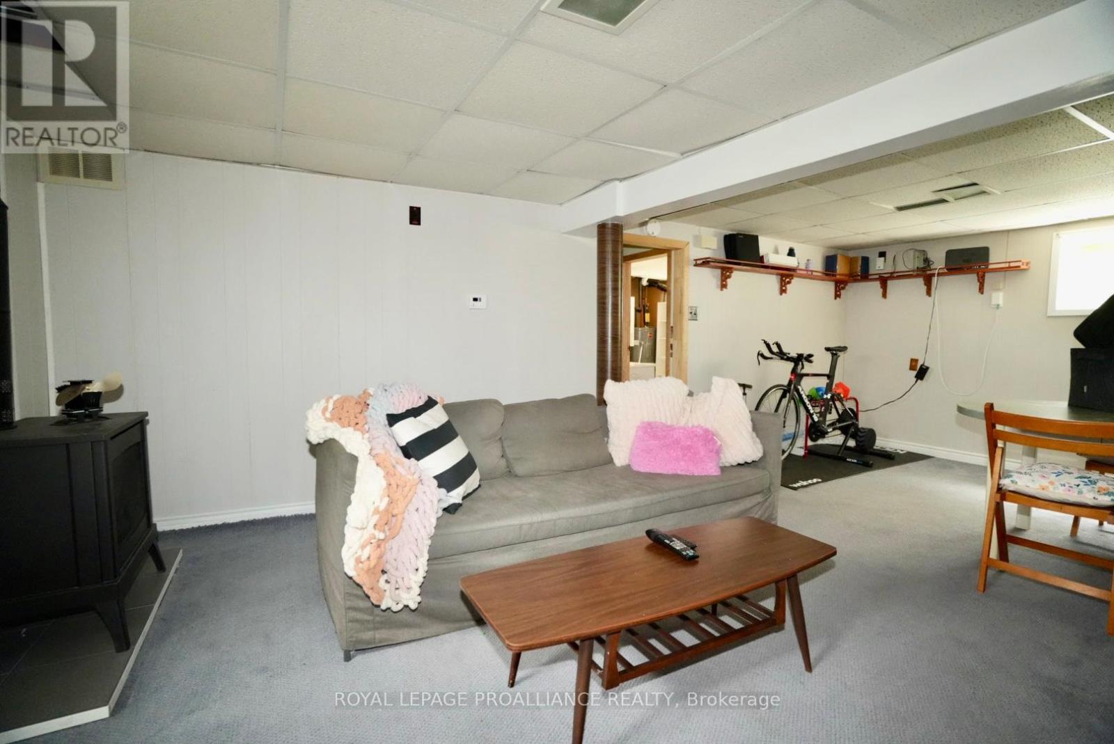 98 Ware Street, Peterborough Central (South), Ontario  K9J 2B7 - Photo 22 - X12278472