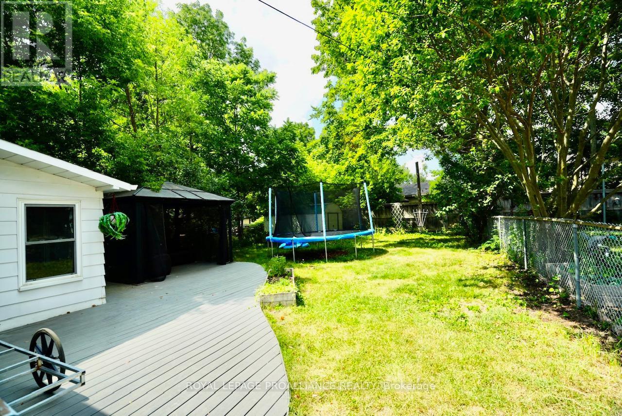 98 Ware Street, Peterborough Central (South), Ontario  K9J 2B7 - Photo 28 - X12278472