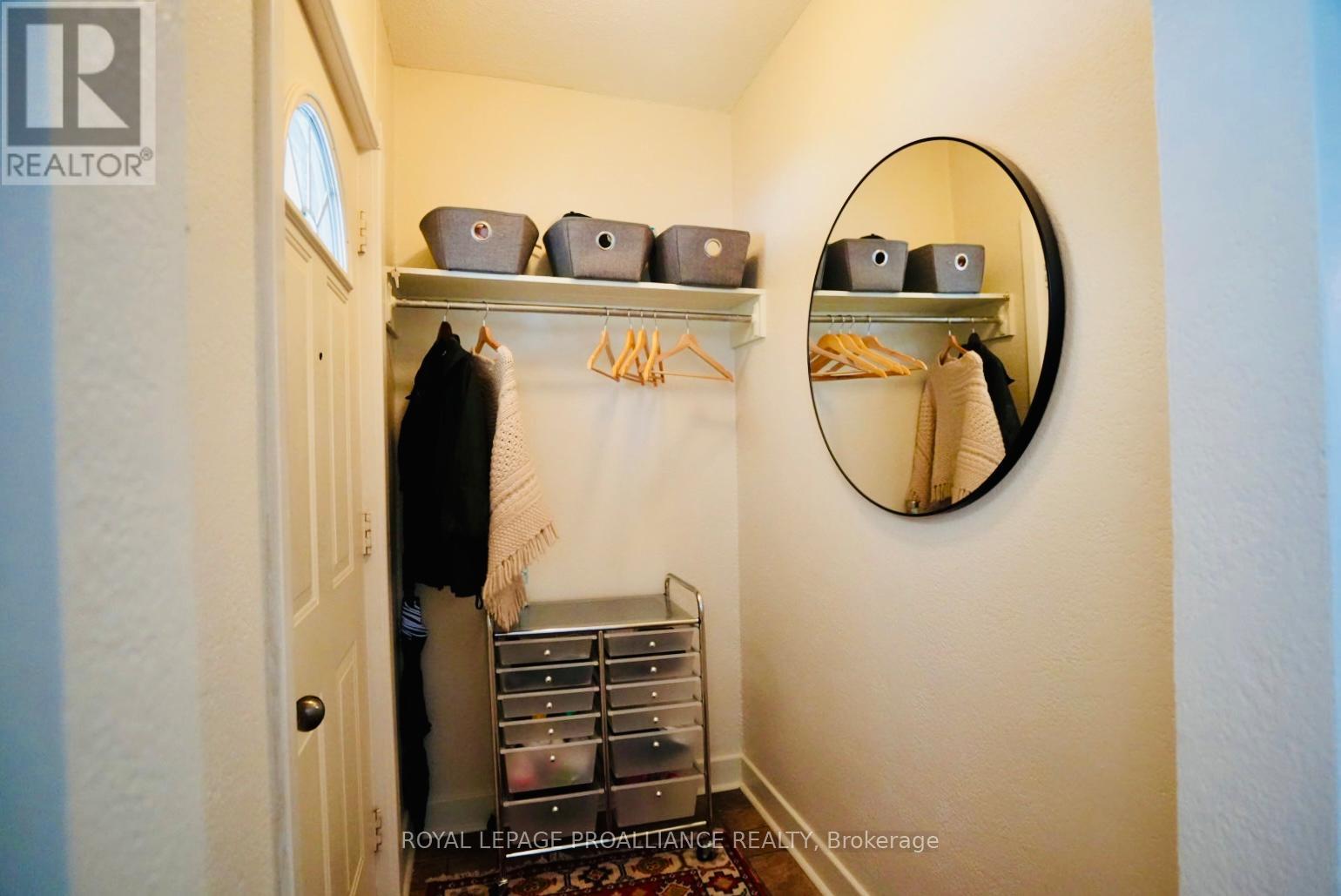 98 Ware Street, Peterborough Central (South), Ontario  K9J 2B7 - Photo 4 - X12278472