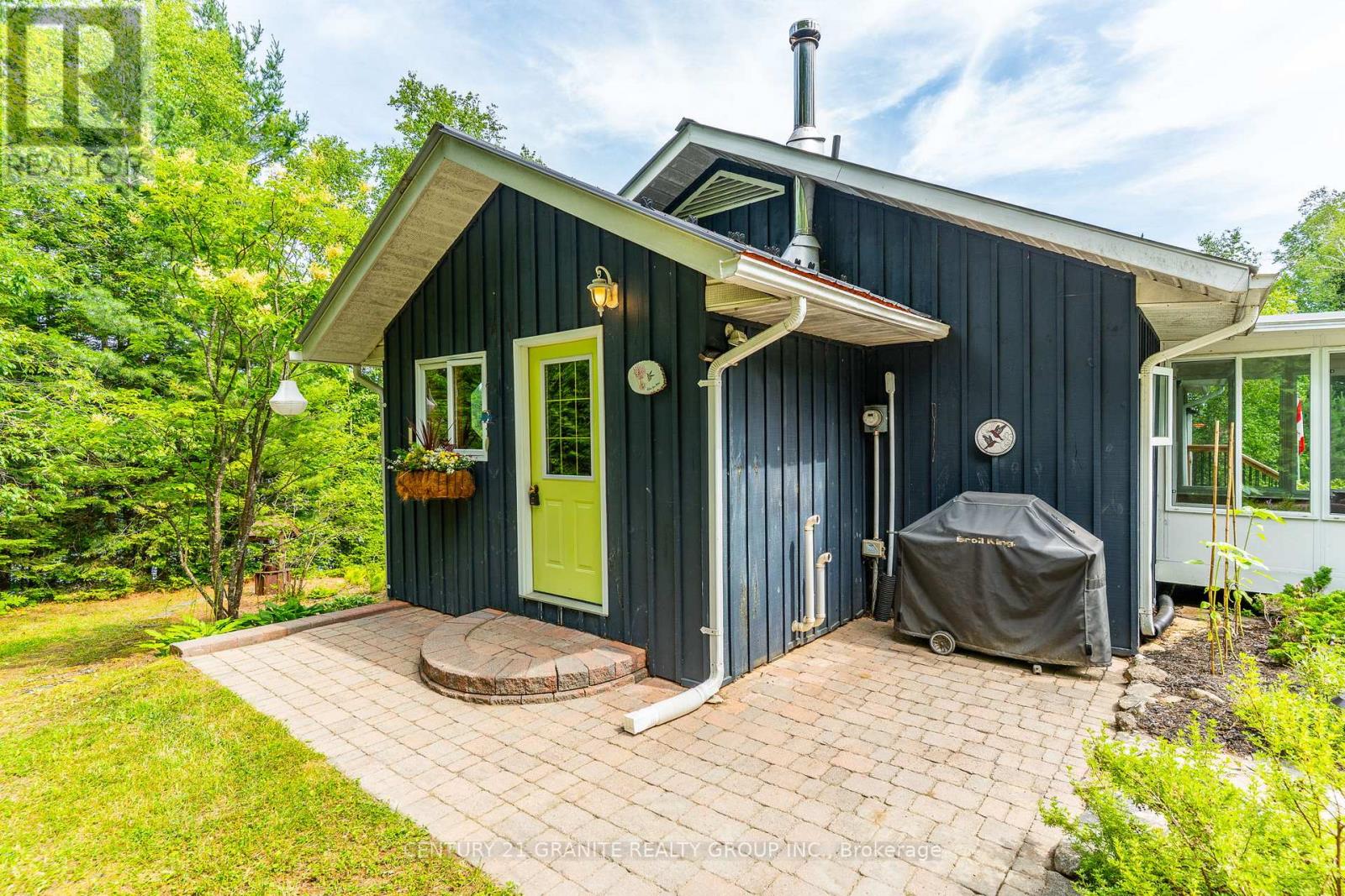 928 Lake St Peter Road, Hastings Highlands (Mcclure Ward), Ontario  K0L 2K0 - Photo 4 - X12278722