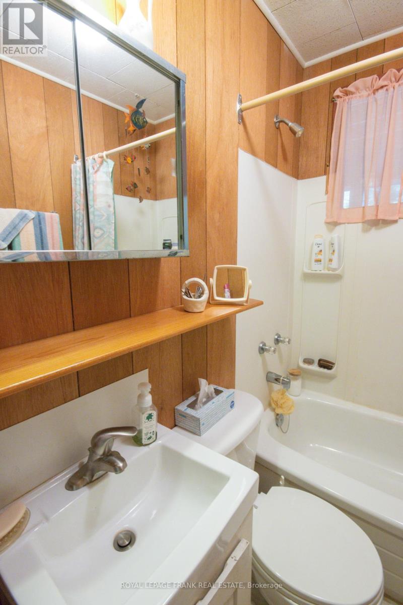 2160 E Hartsmere Road, Addington Highlands (Addington Highlands), Ontario  K0L 2M0 - Photo 37 - X12278884
