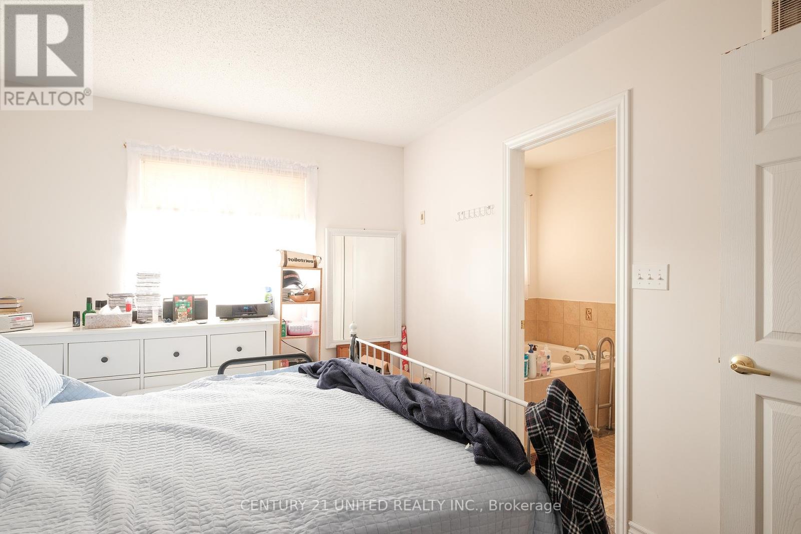 569 Garbutt Terrace, Peterborough North (South), Ontario  K9H 7S9 - Photo 15 - X12279055