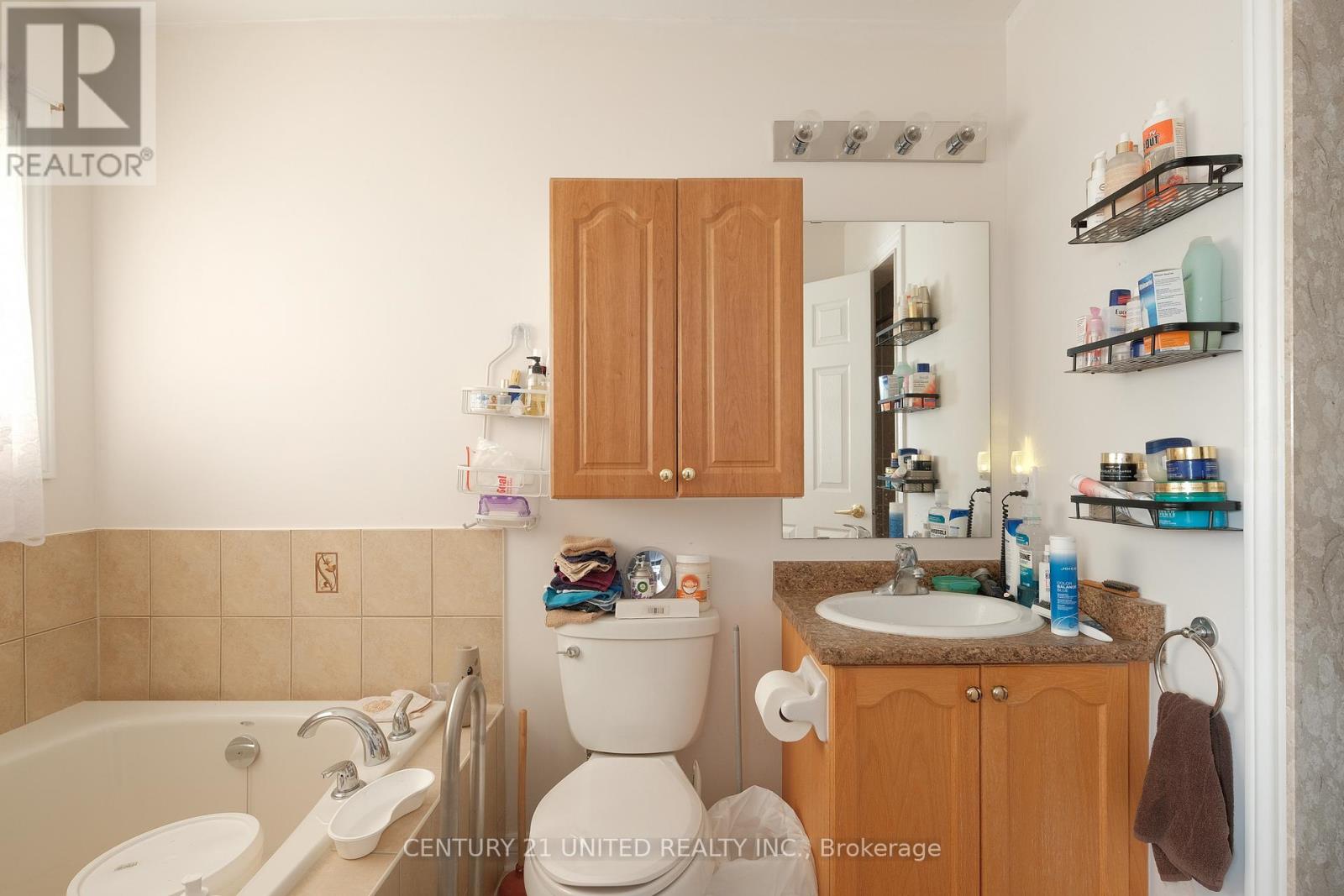 569 Garbutt Terrace, Peterborough North (South), Ontario  K9H 7S9 - Photo 16 - X12279055